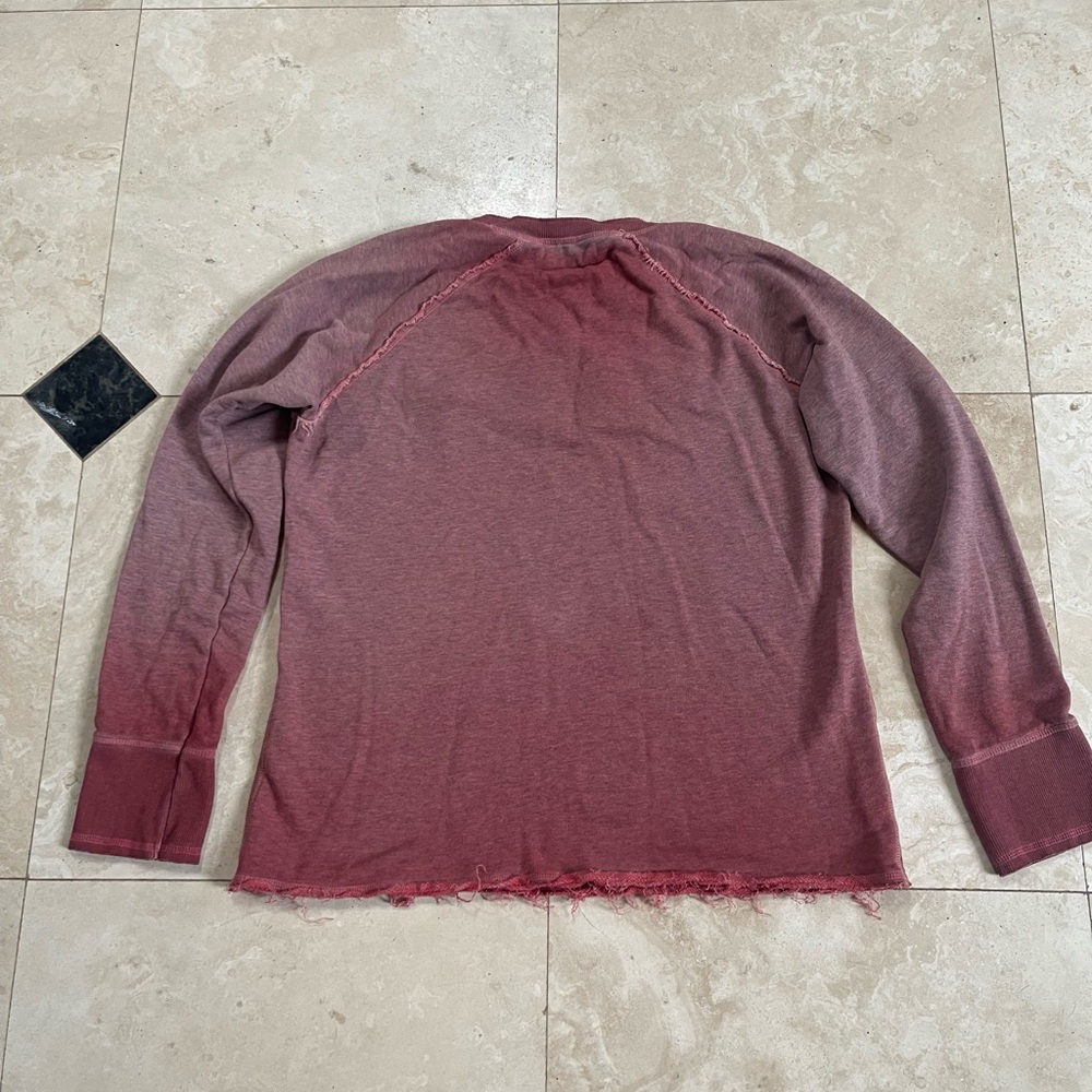 Women’s Maroon Ombre Long-Sleeve Graphic Top - Picture 4 of 4
